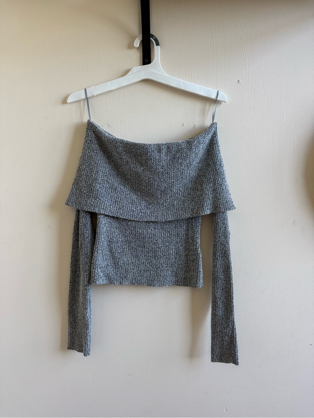 Off-the-Shoulder Ribbed Knit Sweater - Gray